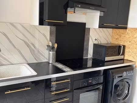 appartement entièrement meublé 4 chambres/balcon