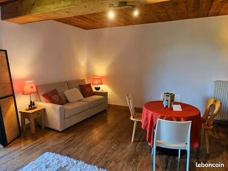 appartement rez-de-jardin 2 pieces dans ferme rénovée