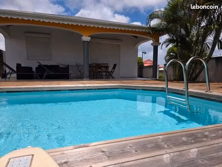 villa f3 meublé et piscine au sel