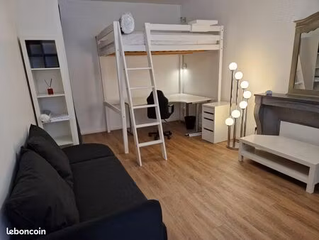 grand studio meublé 24 m² – hyper-centre boucle – libre immédiatement – 575 charges compri