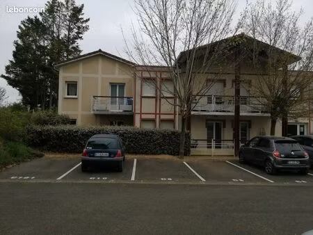 studio moderne 27m2 meublé * place de parking * direct propriétaire = pas de frais d'agenc