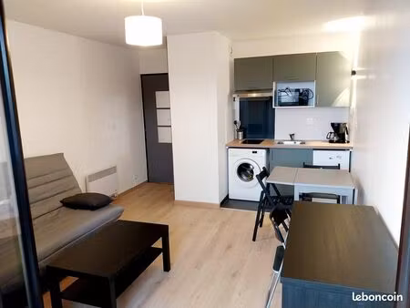 studio meublé côte pavée