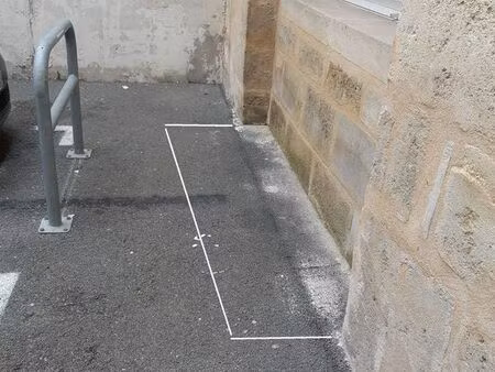 place de parking moto / scooter / vélo cargo victoire victor hugo