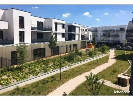 studio 1 pièce 30 m²