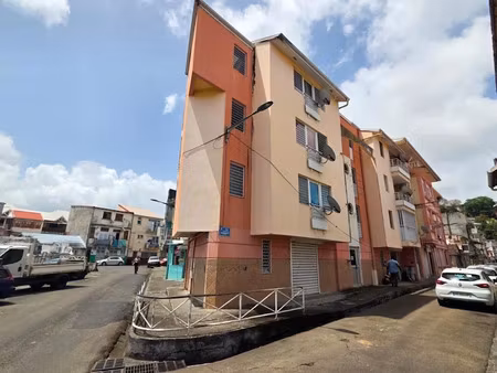 vente locaux professionnels à fort de france (97200)  90 000 €