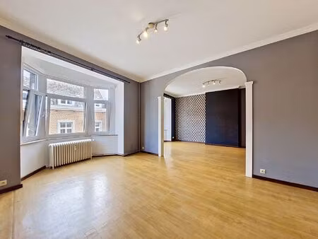 appartement à louer à rue des carmes 11 namur (vbe30397)