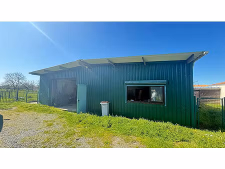 vente locaux professionnels 1 pièce 150 m² à coulon (79510)  260 000 €
