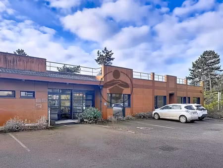 vente locaux professionnels à saint-quentin (02100)  650 000 €