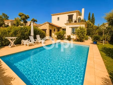 villa  mandelieu  minelle  calme  piscine  garage  proche de tout