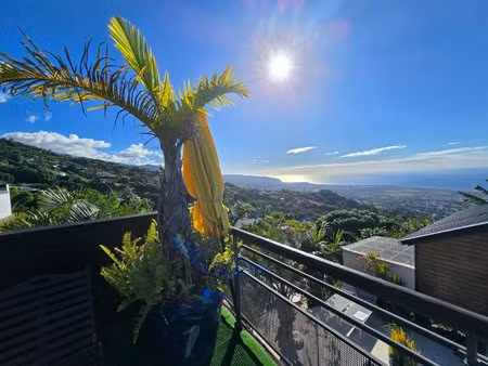 propriété d'exception avec vue océan panoramique
