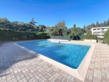 appartement 3 pieces - piscine - parking - calme