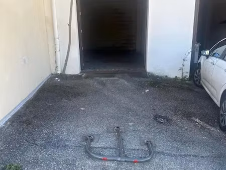 vente parking 17 m² à marseille 13ème (13013)  22 000 €