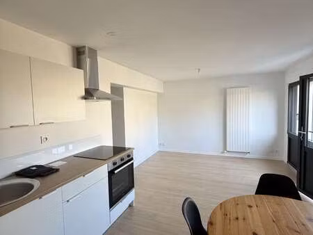 location appartement 3 pièces meublé aux herbiers (85500) : à louer 3 pièces meublé / 47m²