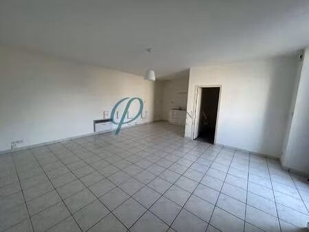 location appartement 3 pièces à saint-pierre-montlimart (49110) : à louer 3 pièces / 56m² 