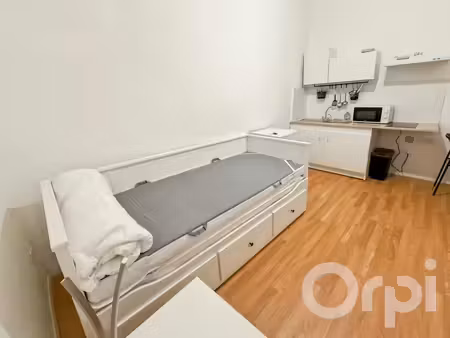 location meublée appartement 1 pièce 16.76 m² à orange (84100)  400 €