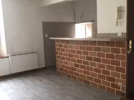 location appartement 2 pièces 40 m² à sézanne (51120)  465 €