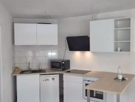 location appartement 2 pièces 42 m² à saint-savin (33920)  563 €