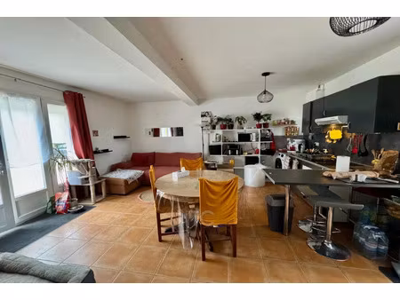 location appartement 2 pièces 42 m² à trets (13530)