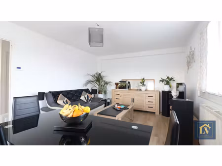 a louer appartement lumineux de 3 pièces avec balcon et petit garage
