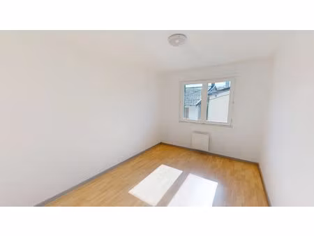 à louer - appartement t3 bis avec balcon en centre ville