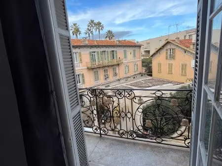studio meublé avec balcon