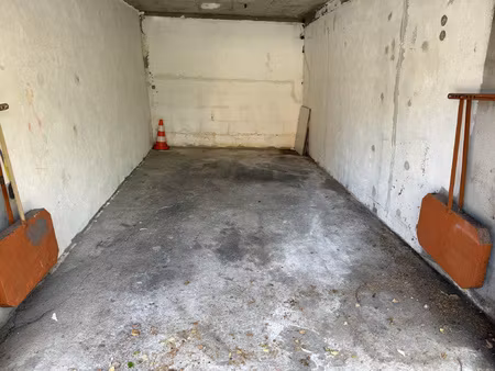 a louer garage de plain-pied proche stade maurice jean pierr