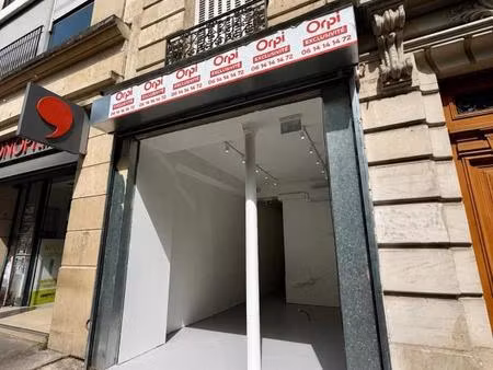 bien commercial à louer 40 m² - paris 75020