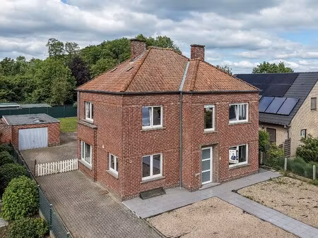 charmant en verrassend ruim huis te koop in aalter