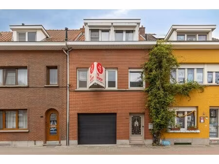 huis met veel potentieel  tuin en garage te koop in merksem