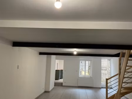 maison mitoyenne t4 (148 m² sh) avec cour et jardin à renwez