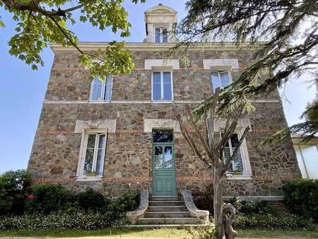vente maison à saint-gilles-croix-de-vie (85800) : à vendre / 250m² saint-gilles-croix-de-