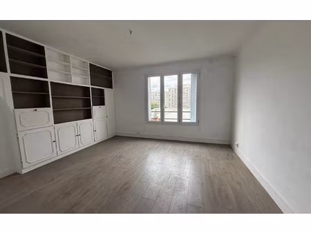 location appartement  53 m² t-3 à aubervilliers  1 050 €