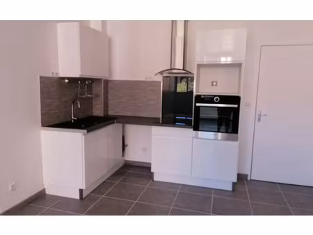 location appartement  49.86 m² t-2 à béziers  650 €