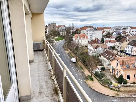 bas victor hugo - spuller : t 5 avec balcon