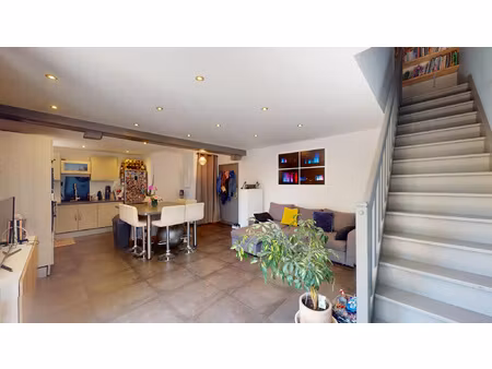 duplex 2 chambres avec parking et cellier