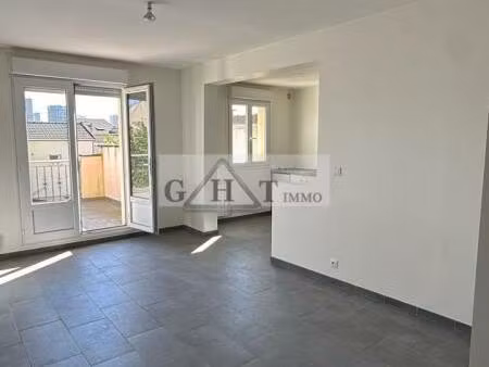 immeuble a vendre entièrement rénové – 3 logements – saint-denis