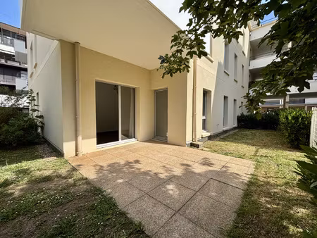bel appartement t2 avec terrasse et jardin - parking en sous