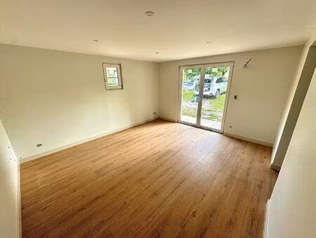 rdj privatif plain pied ! refait à neuf  3 logements