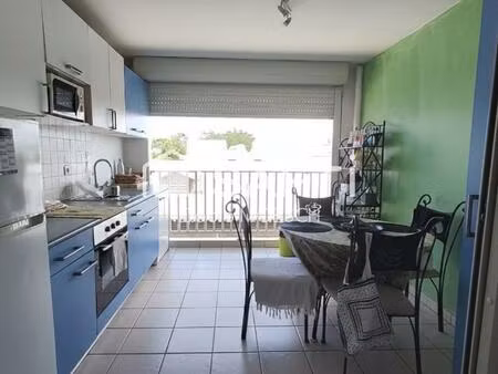 appartement à l'anse mitan avec vue mer  à deux minutes à pieds de la mer !