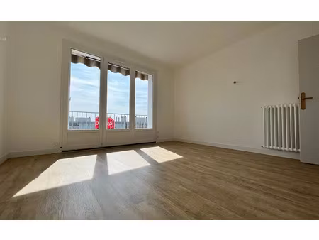 location appartement  m² t-3 à limoges  660 €