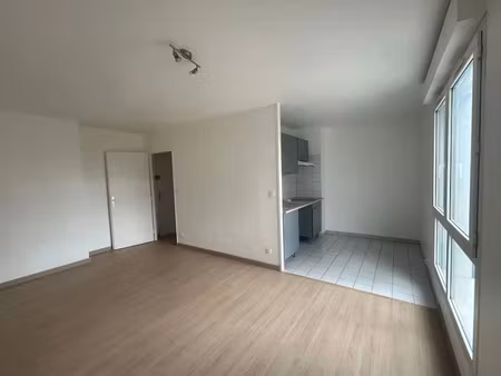 location appartement 1 pièce 28 m² à osny (95520)  740 €