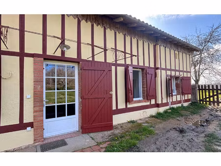 location appartement  m² t-3 à perquie  510 €