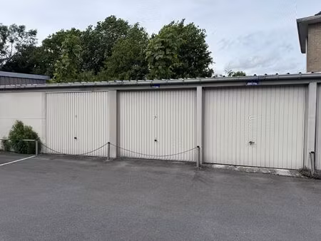 garage à louer à joseph depauwstraat +112 sint-pieters-leeuw (rbw10878)