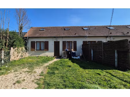 location maison  m² t-3 à le petit-quevilly  720 €