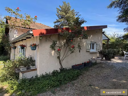 maison 4 pièce(s) 93 m2 sur parcelle 3403 m².