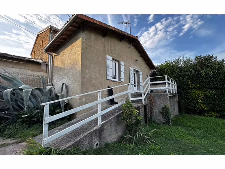 location maison  m² t-2 à noé  330 €