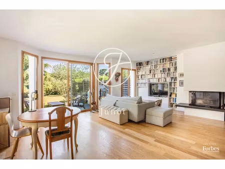 location maison 7 pièces 137.8 m² à rueil-malmaison (92500)  3 600 €
