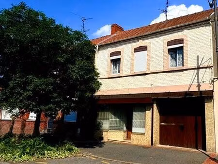 maison semi-individuelle à rénover avec garage – 3 chambres – vieux-condé