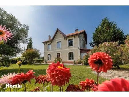 maison/villa t8 de 200 m2 coutras