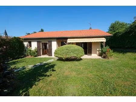 belle maison au calme absolu en plein cœur du village de saint pierre de chandieu  toutes 